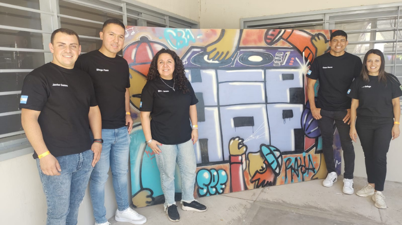 El poder transformador del hip-hop: referentes del Programa de Jóvenes Adultos participaron en «D. Rimando Muros»