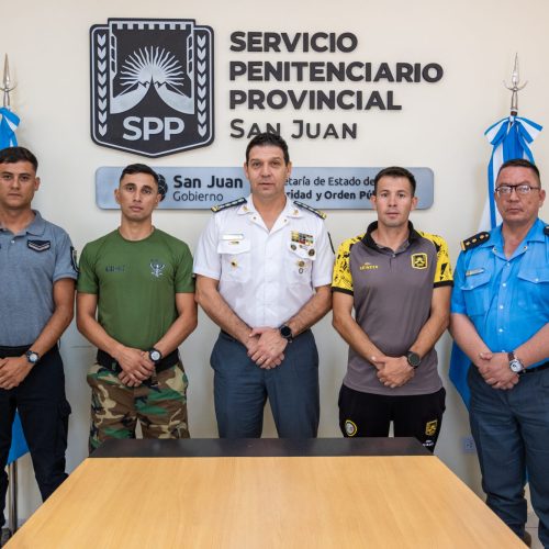 El Director del SPP distinguió a efectivos por su participación deportiva en el Ironman 70.3