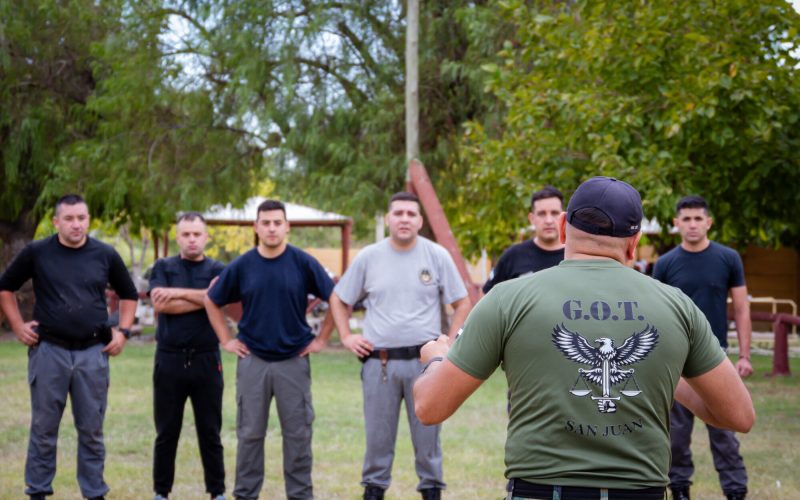 Capacitación en Defensa Personal y Uso Progresivo de la Fuerza para el Personal Penitenciario