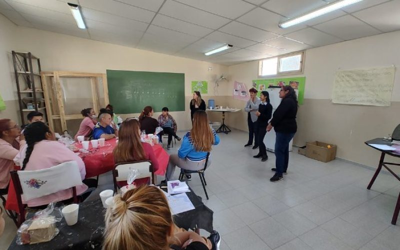 Finalizó el taller de artística para mujeres del sector 3
