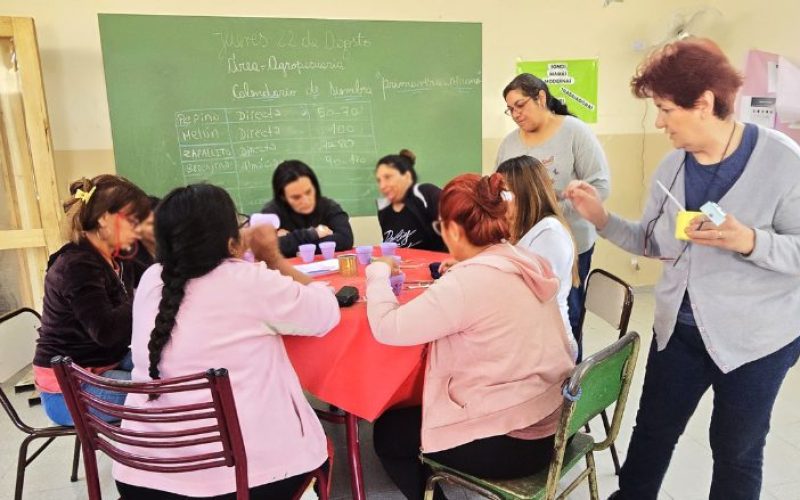 Comenzó el taller de artística para mujeres del sector 3